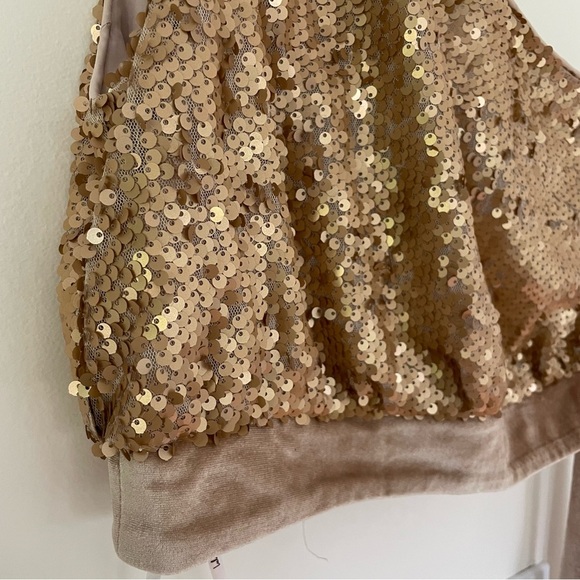 Lulus NWOT Spectacular Matte Gold Sequin One-Shoulder Side-Tie Crop Top Size M - Picture 11 of 14